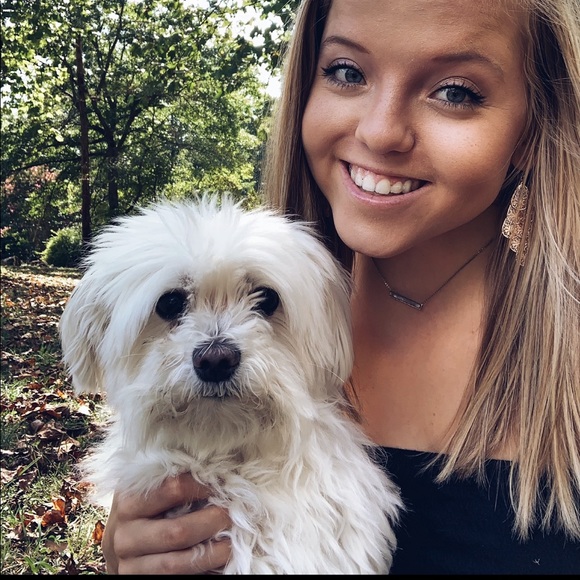 Meet your Posher, Abbey - Picture 4 of 4